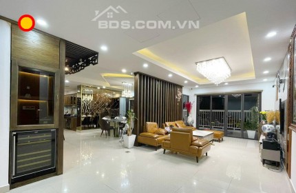 Bán Penthouse Chung Cư The Navita, Tam Bình, Thủ Đức, DT: 200m2, 4 phòng ngủ, tặng full nội thất, Giá 6.7 tỷ.